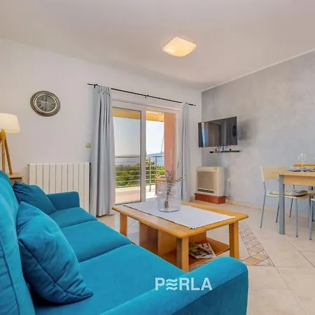 Nicki With Sea View And Pool Tatil Evi