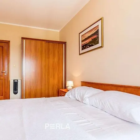 Nicki With Sea View And Pool Tatil Evi Pinezići